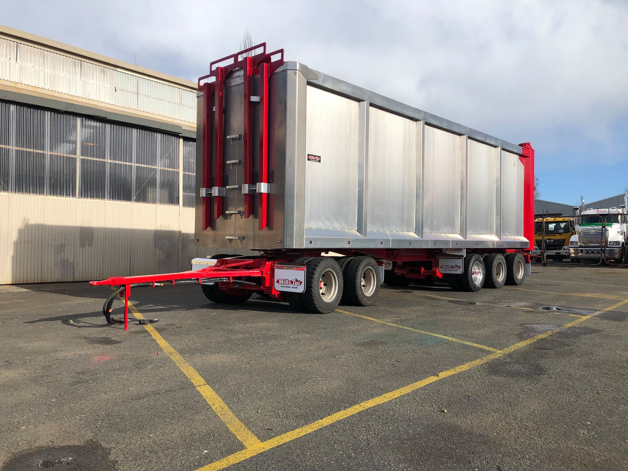 refurbished Mills-Tui alloy billet wood trailer