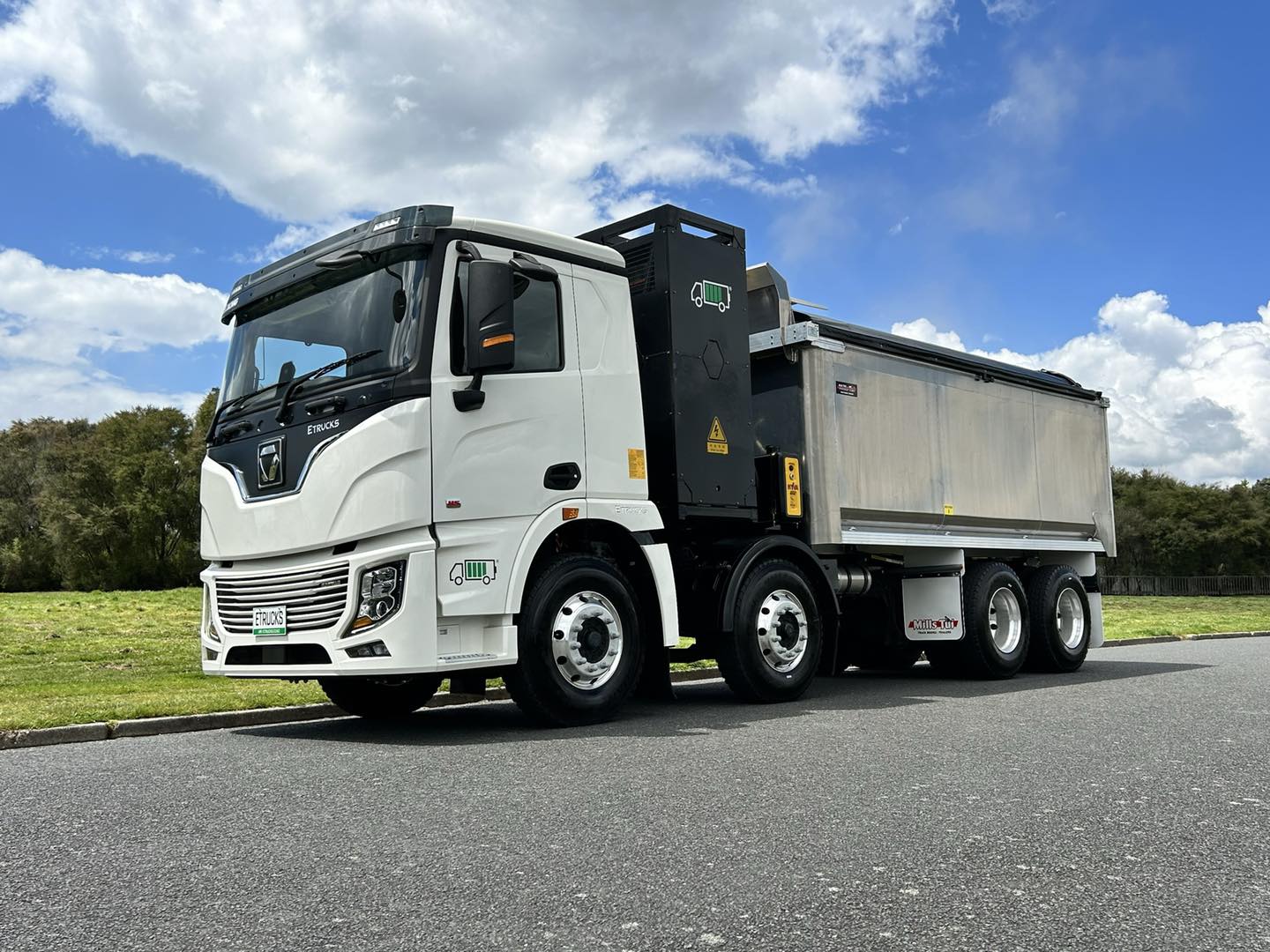 heavy automotive engineering electric truck-3